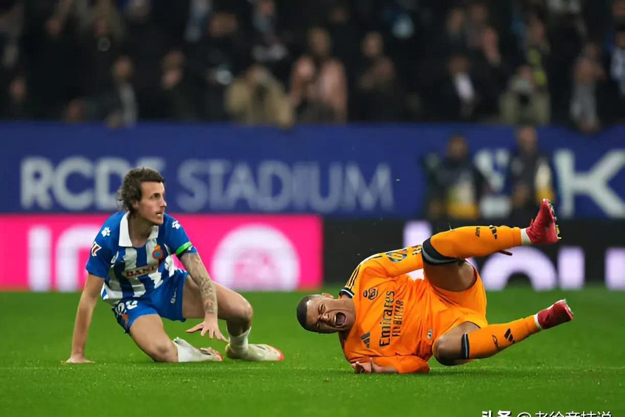 包含转会期体能课后，皇家马德里临场应变备战西甲，引发热议，医务组通报恢复的词条